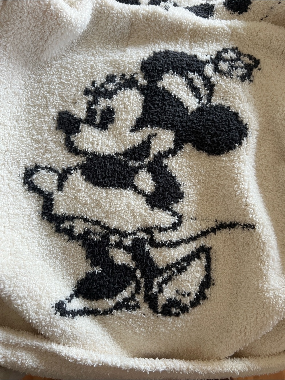 Barefoot Dreams Girls Minnie Mouse Robe